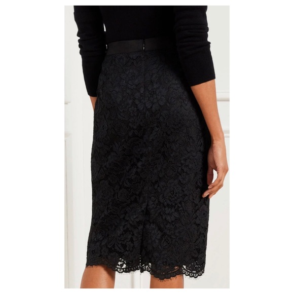 Talbots • Lace Pencil Skirt • Size 4 - Picture 2 of 5